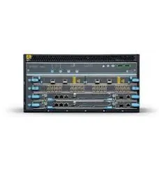 Chassis has an EX9200-32XS line card, a 4-slot chassis, and a 2520W AC power supply Chassis has an EX9200-32XS line card, a 4-slot chassis, and a 2520W AC power supply